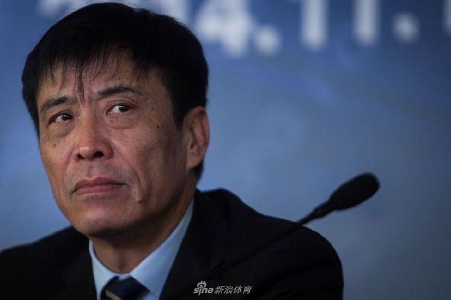 前辈是个控制狂